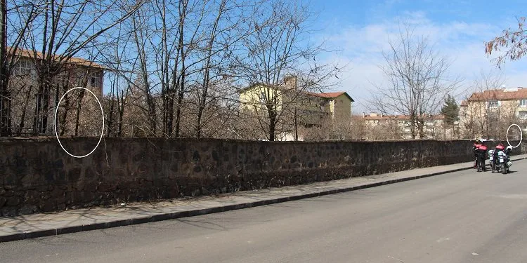 Okulun bahçe duvarının demir korkuluklarını çalan 3 şüpheli yakalandı