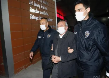 Okul müdürü öğrencileri tacizden tutuklandı