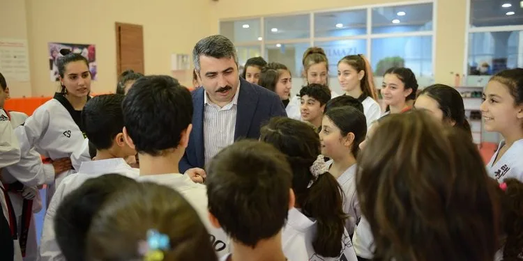 Başkan Yılmaz Naim Süleymanoğlu Spor Kompleksi’nde sporcuları ziyaret etti