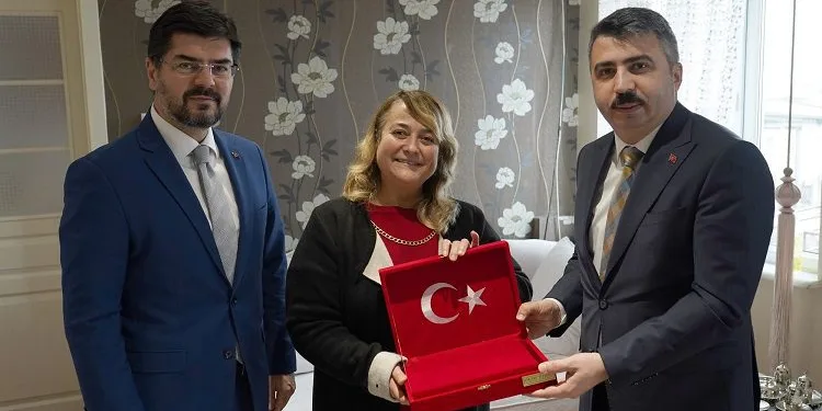 Başkan Yılmaz’dan şehit ailesine kandil ziyareti