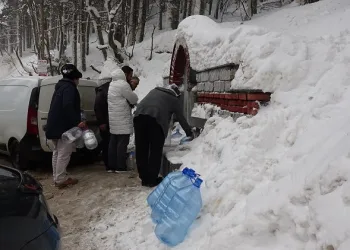 Uludağ’da eksi 10 derecede su kuyruğu