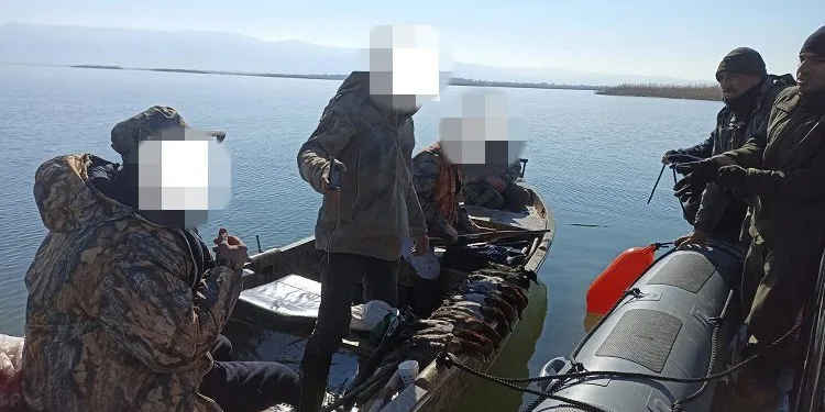 Bursa’da kaçak avlanan 8 avcıya ceza