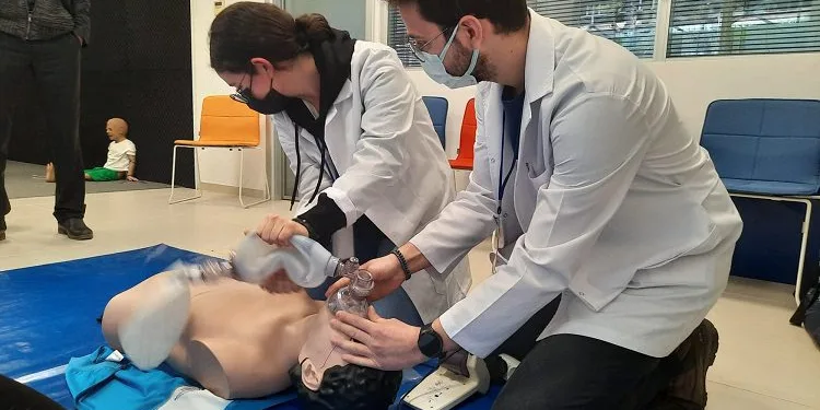 Bursa’da lise öğrencilerine ‘Tıp Kariyer Kampı’