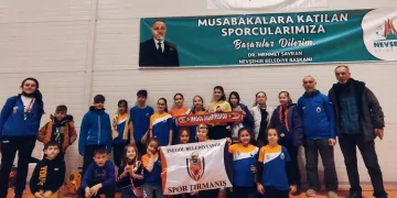 Bursalı küçük dağcılar kürsüleri fethetti