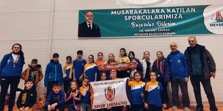 Bursalı küçük dağcılar kürsüleri fethetti
