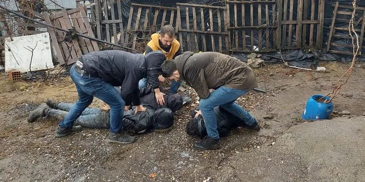 Bursa’da polis operasyonuyla suçüstü yakalandılar