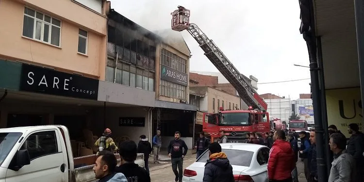 Bursa’da koltuk üretim atölyesinde yangın