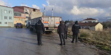 Bursa’da hırsızlar kamyon akülerini çaldı