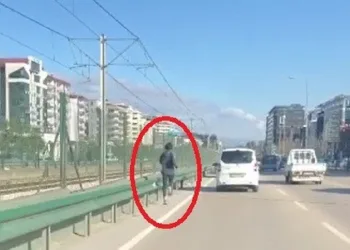 Bursa’da trafikte sürücülere tehlikeli anlar yaşattı