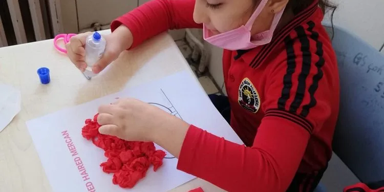 Bursalı minikler ‘duygu sanatıyla’ sınırları aştı