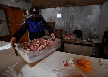 Bursa’da merdiven altı işletmeye baskın