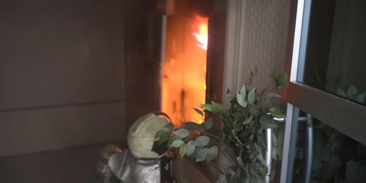 Aksaray’da elektrik panosunda çıkan yangında can pazarı