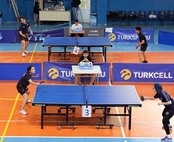 Bursa Gürsu'da bireysel masa tenisi turnuvası nefes kesti