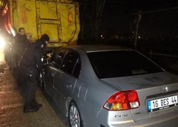 Bursa’da otomobilde çakmak gazı bomba gibi patladı