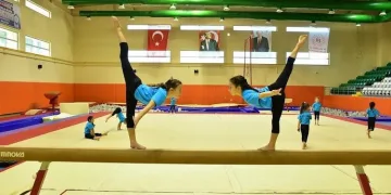 Yıldırım Belediyesi’nden çocuklara yaz-kış spor imkanı