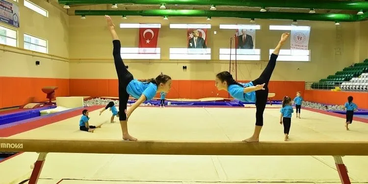 Yıldırım Belediyesi’nden çocuklara yaz-kış spor imkanı