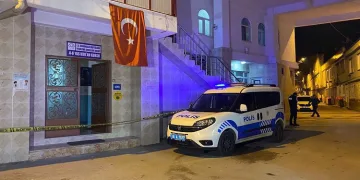 Bursa’da hırsızlık için camiye giren şüpheli imamı bıçakladı