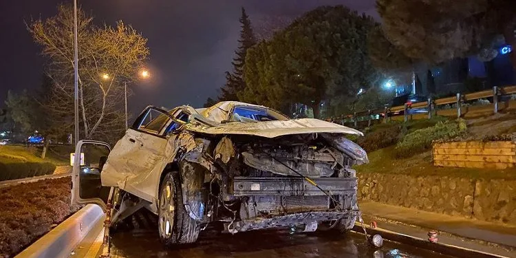 Denetimden kaçtı, servis aracıyla çarpışıp takla attı