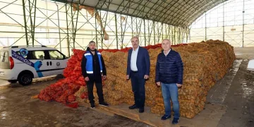 Mudanya Belediyesi’nden çiftçi ve vatandaşa destek