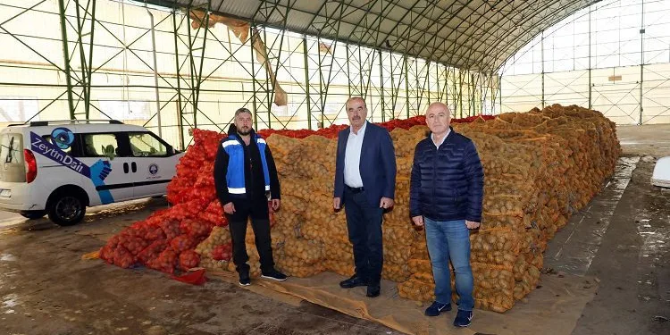 Mudanya Belediyesi’nden çiftçi ve vatandaşa destek
