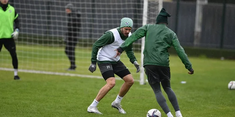 Bursaspor günü çift antrenmanla tamamladı