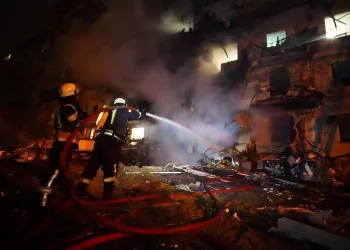 Kiev, güne ağır bombardıman saldırılarıyla uyandı