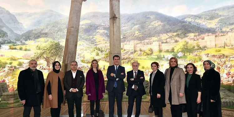 Darülaceze yönetimi Fetih Müzesi’ni gezdi