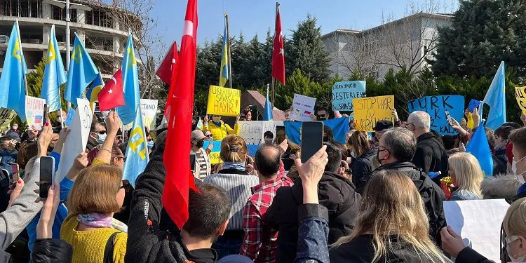 Bursa’da Ukrayna saldırıları protesto edildi