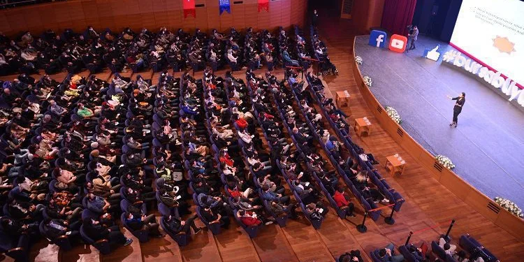 Sosyal medya fenomenleri Bursalılarla buluştu
