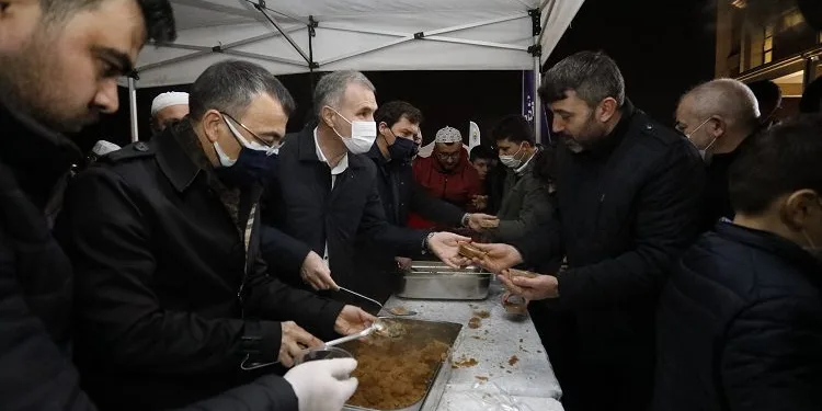 Bursa İnegöl’de helva geleneği kandilde devam etti