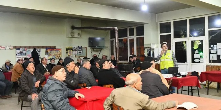 Mustafakemalpaşa Belediyesi’nden ceviz üreticilerine destek