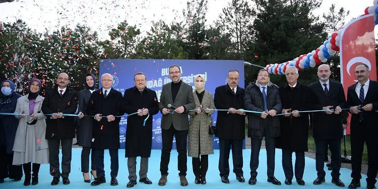 Bakan Kasapoğlu Bursa Uludağ Üniversitesi’nde