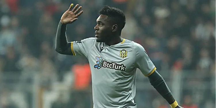 Bursaspor’da Thievy Bifouma’nın lisansı çıktı