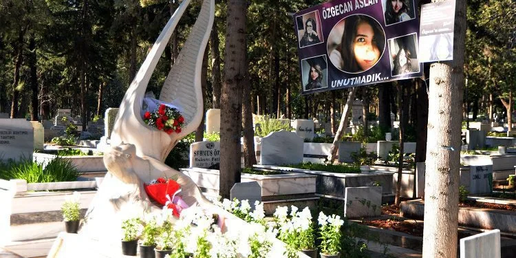 Özgecan Aslan ölüm yıl dönümünde anıldı