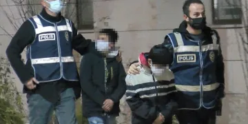Galeriden cip çalan çocuklar yakalandı