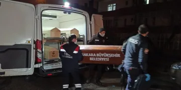 Anne ve 2 çocuğu doğalgazdan zehirlenerek öldü
