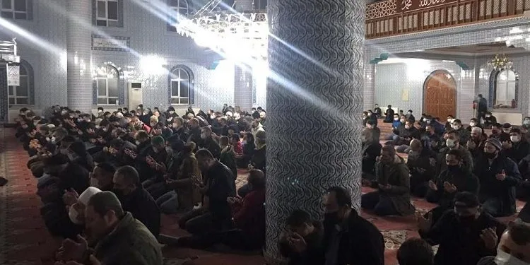 Bursa Gürsu’da camilerde kandil coşkusu
