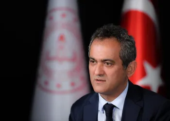 Omicron varyantının okullardaki etkisini açıkladı