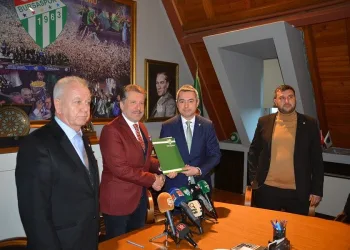 Bursaspor’un yeni başkanı mazbatasını aldı