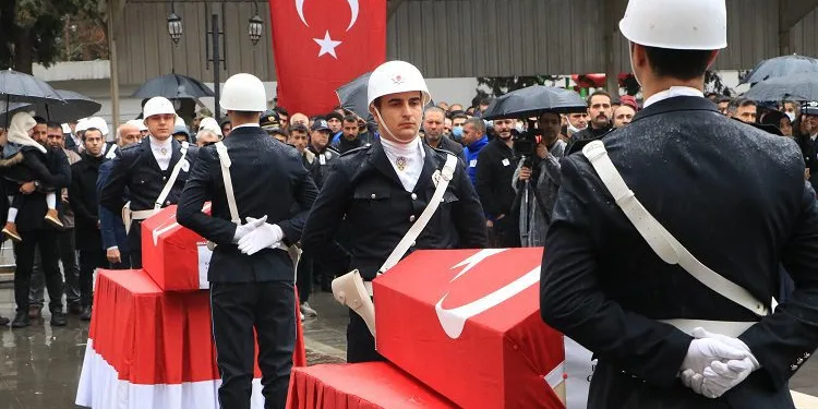 Şehit polisler memleketlerine uğurlandı