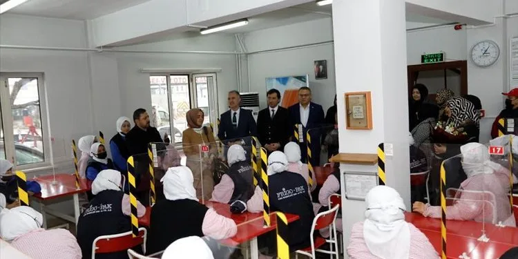 İnegöl Belediye Başkanı kadın çalışanlarla buluştu