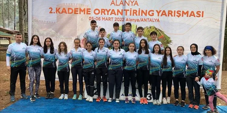 Oryantiring sporcuları 13 madalyayla döndü
