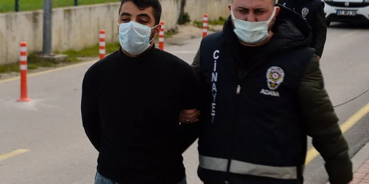 17 yaşında baba katili oldu