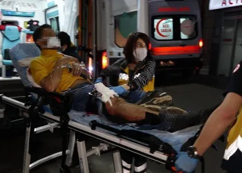 Bursa’da sokakta tartıştığı kişiyi bacağından vurdu