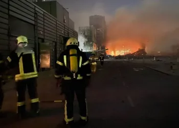 Rus birlikleri, Kiev’de AVM’yi bombaladı