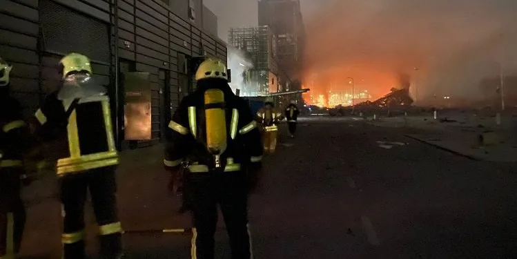 Rus birlikleri, Kiev’de AVM’yi bombaladı