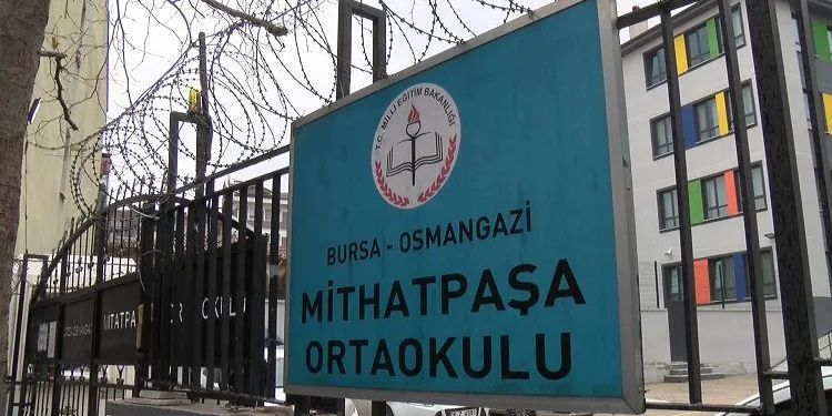 Okul müdürüne soruşturma: Görevden uzaklaştırıldı