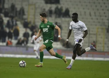 Bursaspor’un en agresif futbolcusu oldu