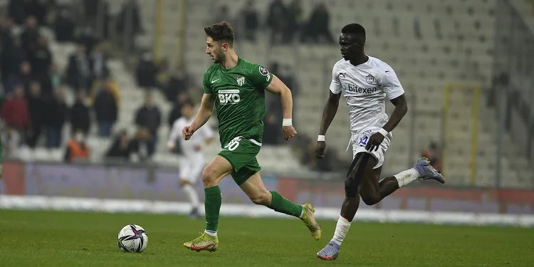 Bursaspor’un en agresif futbolcusu oldu