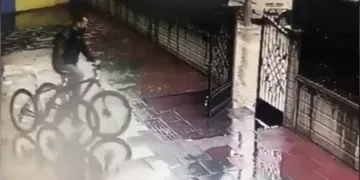 Bursa’da bisikletle girdiği siteden bisiklet çaldı